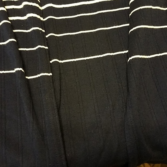 #031 Alfred Dunner Sz 16 ๐HP๐ธ๐ Navy and white striped short sleeved top - Picture 7 of 9